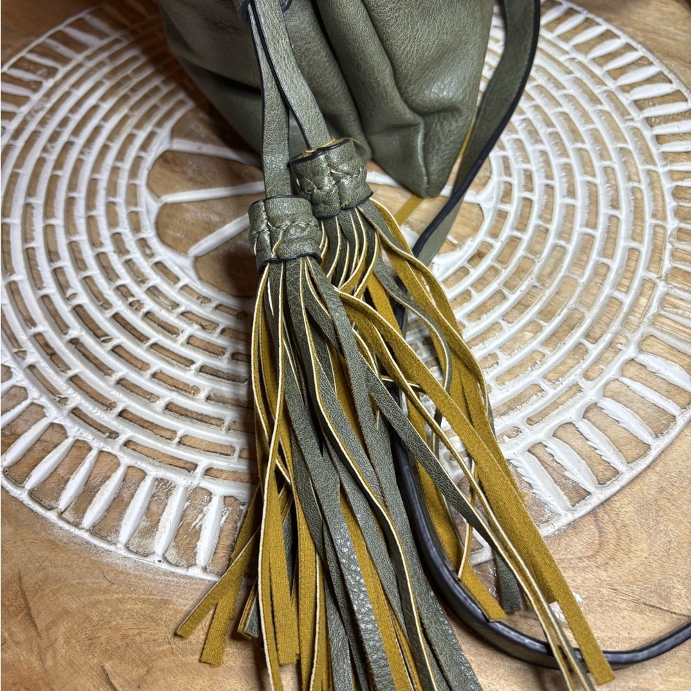 Jen & Co. Purse mossy green vegan leather crossbody bag. - Picture 12 of 12